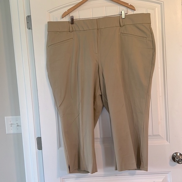 NWT Lane Bryant The Allie Crop Khaki Pants Size 28 - Picture 6 of 14